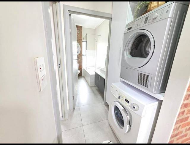 2 BEDROOM APARTMENT FOR SALE IN MENLO PARK